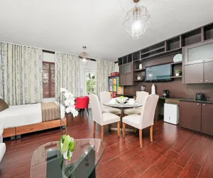 Photo 5 - Tradewinds Apartment Hotel