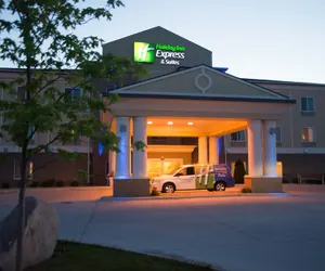 Photo 2 - Holiday Inn Express Hotel & Suites Northwood by IHG