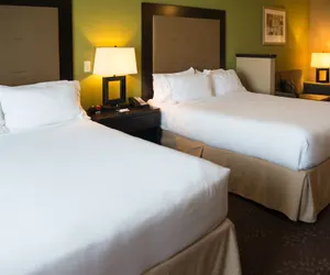Photo 5 - Holiday Inn Express Hotel & Suites Northwood by IHG
