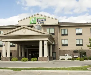 Photo 2 - Holiday Inn Express and Suites Mason City, an IHG Hotel