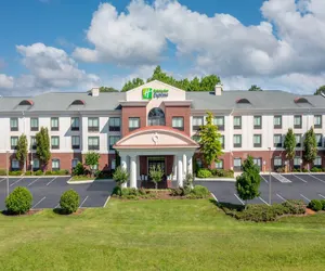 Photo 2 - Holiday Inn Express Hotel & Suites Tullahoma, an IHG Hotel