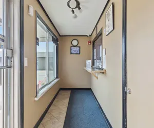 Photo 4 - Curry’s Motel by OYO Saginaw MI