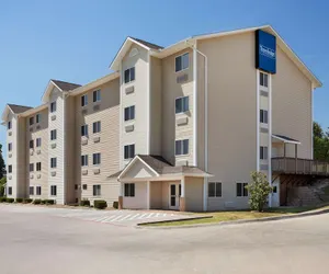 Photo 2 - Travelodge by Wyndham McAlester