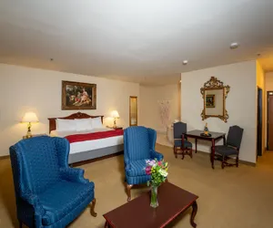 Photo 4 - Silverland Inn and Suites