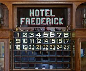 Photo 3 - Hotel Frederick