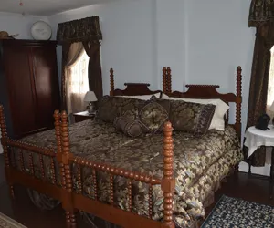 Photo 4 - Carrier Houses B&B
