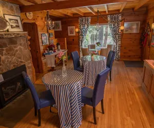 Photo 3 - Elliott House Boutique Inn