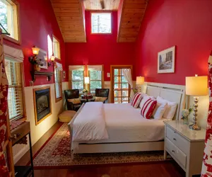 Photo 4 - Elliott House Boutique Inn