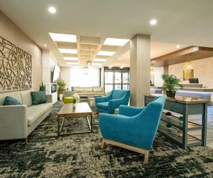 Photo 4 - Comfort Suites Oil Center
