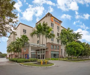 Photo 2 - Comfort Suites Miami Airport North