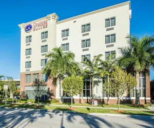 Photo 2 - Comfort Suites Miami Airport North