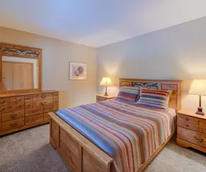 Photo 4 - Jackpine Lane #6 by Village Properties at Sunriver