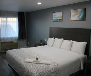Photo 2 - SureStay Hotel by Best Western Chowchilla Yosemite