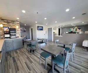 Photo 3 - SureStay Hotel by Best Western Chowchilla Yosemite