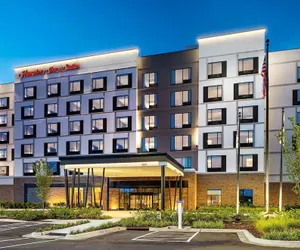 Photo 2 - Hampton Inn & Suites Raleigh Midtown