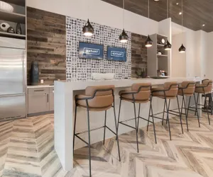 Photo 4 - Biscayne Townhomes by Sextant