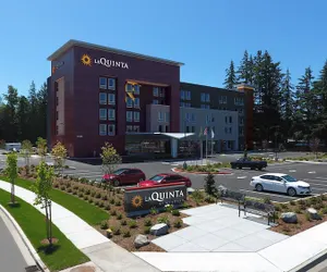 Photo 2 - La Quinta Inn & Suites by Wyndham Marysville