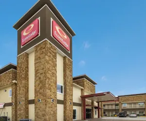 Photo 2 - Econo Lodge Inn & Suites Humble FM1960 - IAH Airport