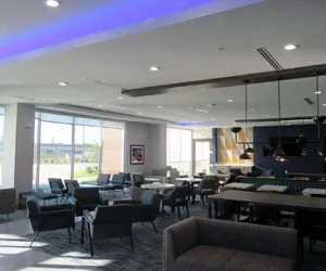 Photo 5 - La Quinta Inn & Suites by Wyndham Dallas/Fairpark