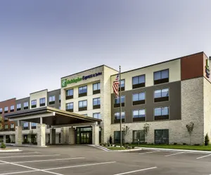 Photo 2 - Holiday Inn Express Milwaukee West Allis, an IHG Hotel