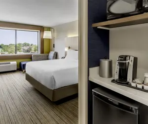 Photo 4 - Holiday Inn Express Milwaukee West Allis, an IHG Hotel