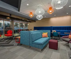 Photo 3 - Tru by Hilton Columbus Airport