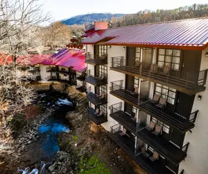 Photo 2 - Bear Creek Inn