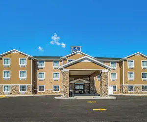 Photo 2 - Cobblestone Hotel & Suites - Newport