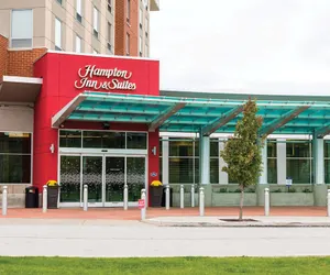 Photo 2 - Hampton Inn & Suites Erie Bayfront