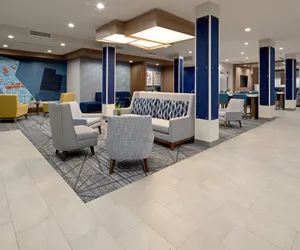 Photo 5 - Holiday Inn Express & Suites Valencia - Santa Clarita by IHG