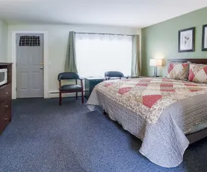 Photo 4 - Acadia Pines Motel