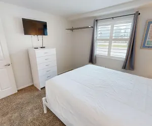 Photo 4 - Steps to the Pool 1 Bedroom Sleeps 4 by RedAwning