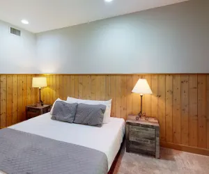 Photo 3 - Viewpoint Condominiums