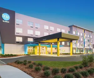 Photo 2 - Tru by Hilton Savannah Airport