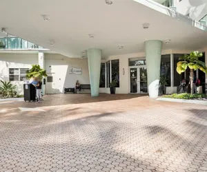 Photo 3 - The Tides Ocean Luxury Suites