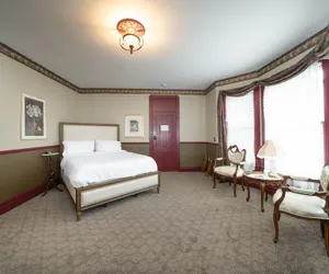 Photo 3 - The Naples Hotel
