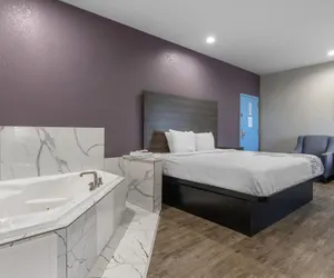 Photo 5 - SureStay Plus Hotel by Best Western Ada