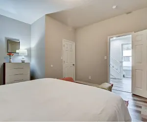 Photo 4 - Spacious 6BR/3BA House w/ Parking! Sleeps 20!