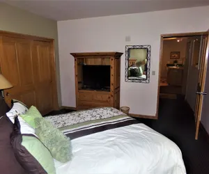 Photo 5 - BBCS Black Bear Lodge Deluxe 2Bed 2Bath