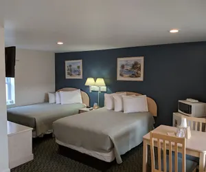 Photo 5 - Crystal Sands Motel