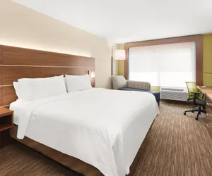Photo 4 - Holiday Inn Express & Suites Suisun City by IHG