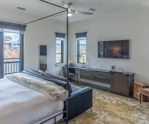 Photo 4 - 121 Hotel by AvantStay – Modern Comfort in Nashville's West End