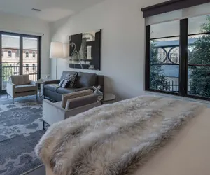 Photo 2 - 121 Hotel by AvantStay – Modern Comfort in Nashville's West End