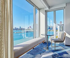 Photo 2 - Sable at Navy Pier Chicago, Curio Collection by Hilton