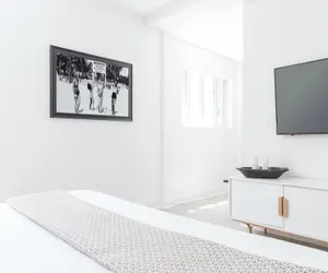 Photo 4 - Luxuri Suites