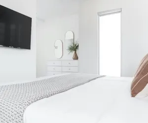 Photo 5 - Luxuri Suites