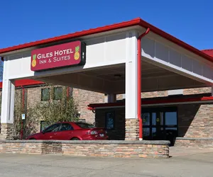 Photo 2 - Giles Hotel Inn & Suites