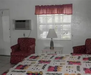 Photo 5 - Richard's Motel Extended Stay