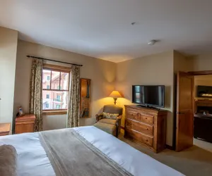 Photo 5 - Comfortable 1 Bedroom Slopeside Condo - No Cleaning Fee! by RedAwning