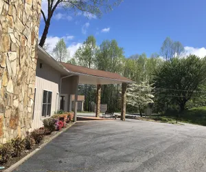 Photo 3 - The University Inn